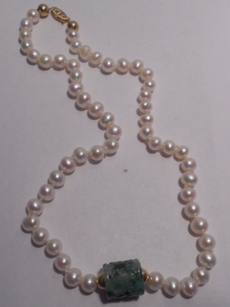 Carved Jade Barrel / Pearl Necklace / 14kt Gold Clasp